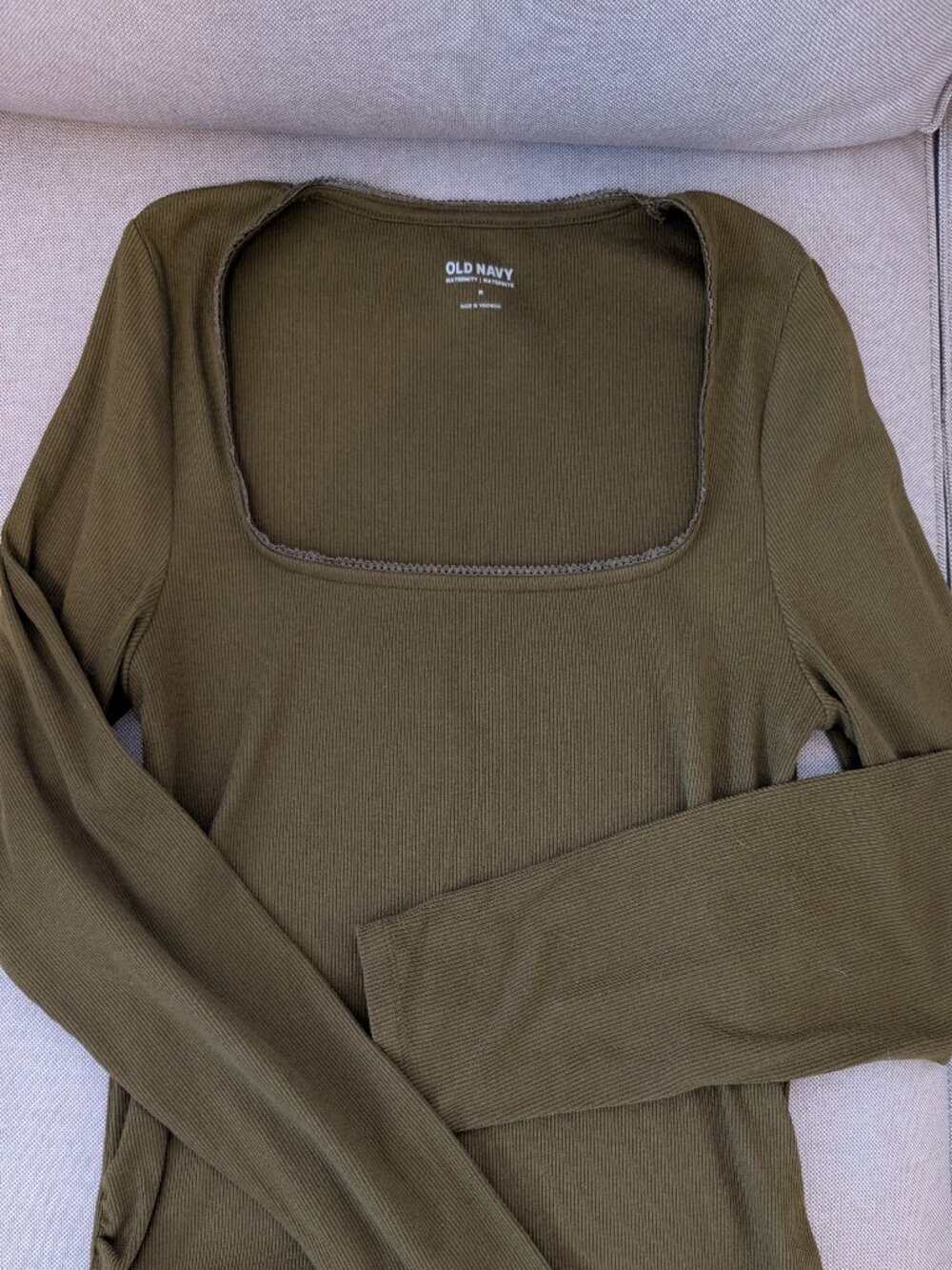 maternity top size M/L old navy green